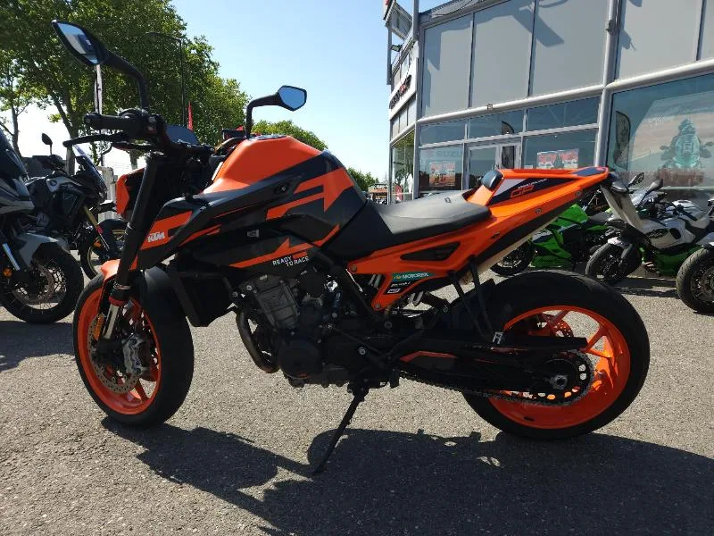 890 DUKE GP