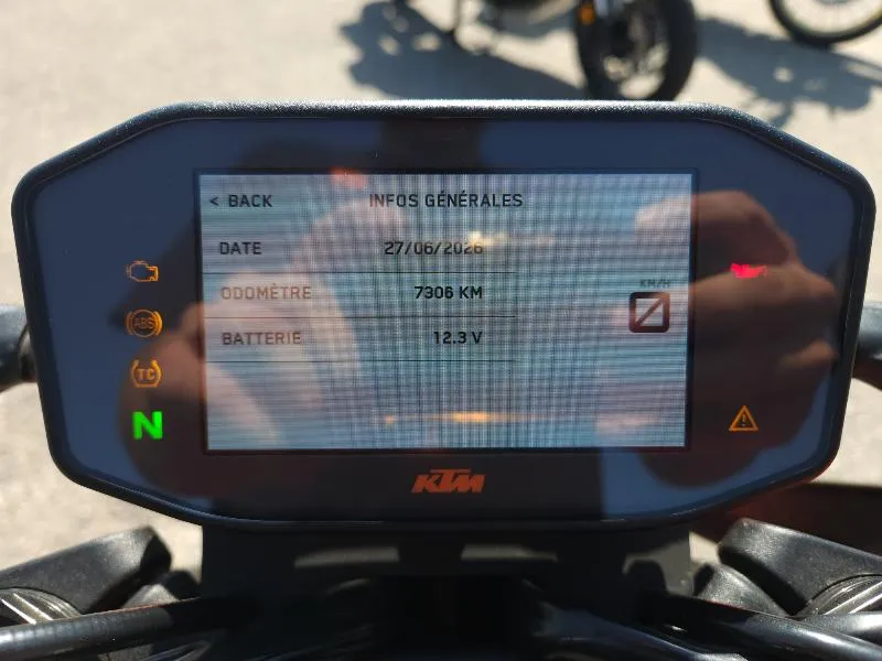 890 DUKE GP