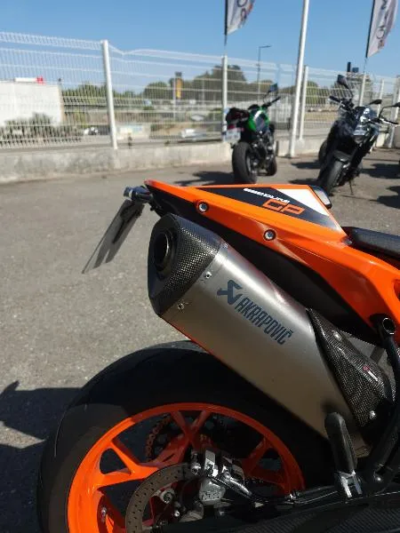 890 DUKE GP