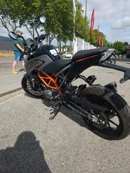 125 DUKE ABS