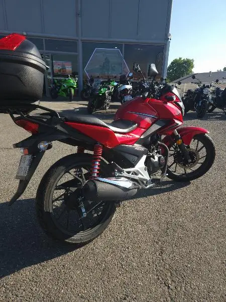 CB 125 F