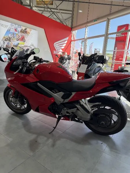 VFR 800 F