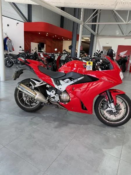 VFR 800 F