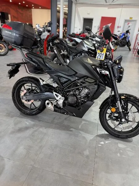 CB 125  R