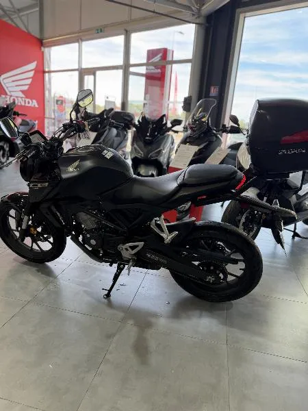 CB 125  R