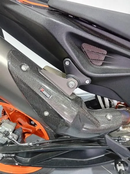 890 DUKE R