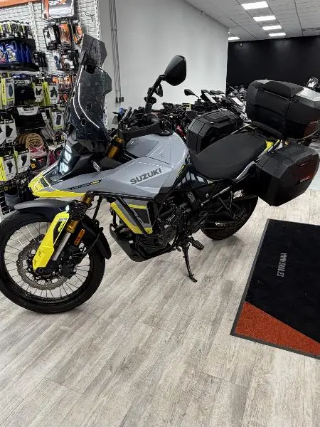 DL VSTROM 800DE