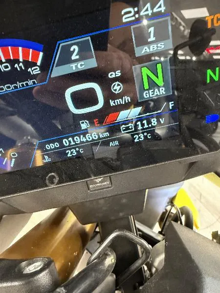 DL VSTROM 800DE