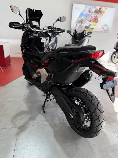 XADV 750 DCT
