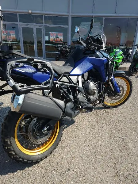 DL VSTROM 800DE