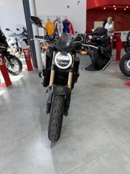 CB 650 R