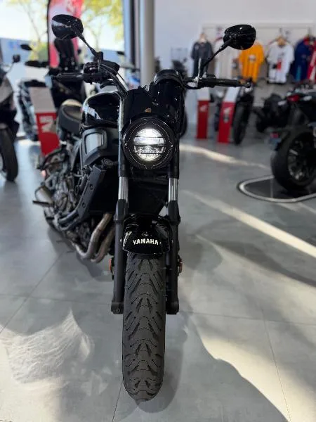 XSR 700