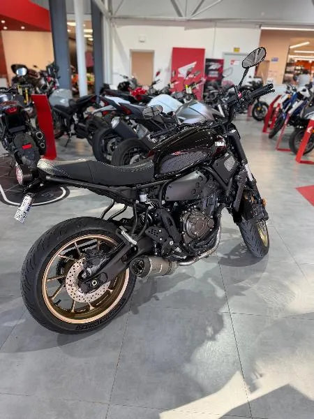 XSR 700