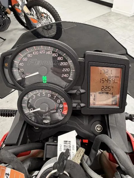 F 800 R