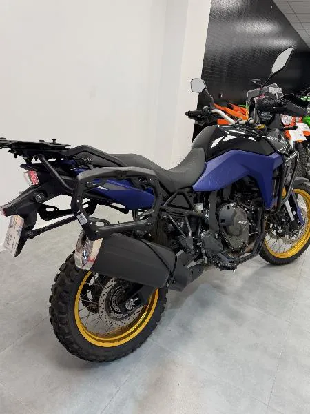 DL VSTROM 800DE