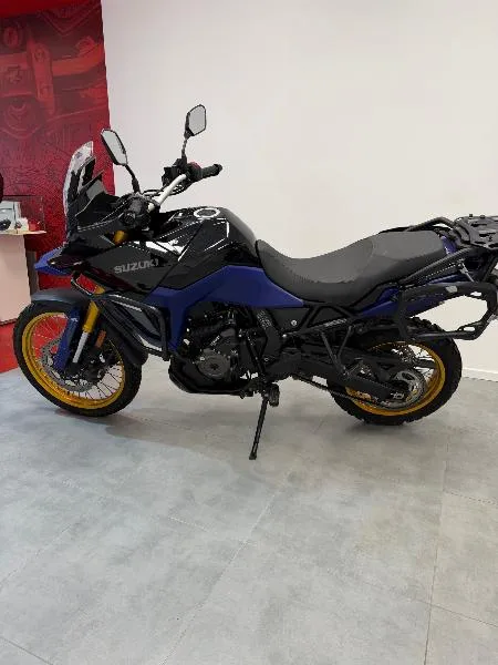 DL VSTROM 800DE