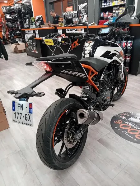 125 DUKE ABS
