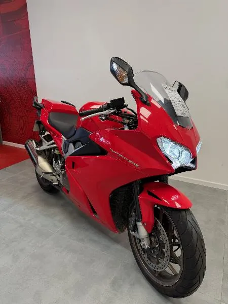 VFR 800 F