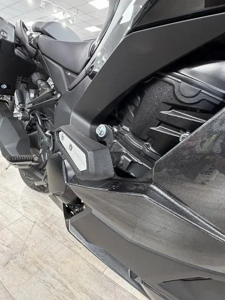 NINJA 1100 SX