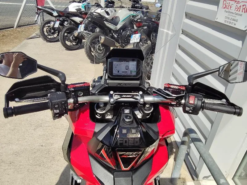 XADV 750 DCT