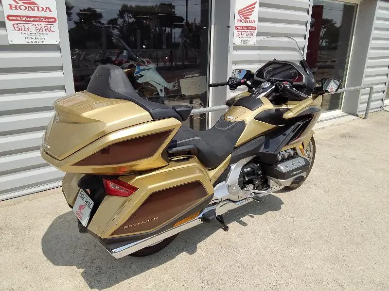 GL 1800 GOLDWING TOURING DCT