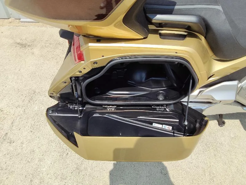 GL 1800 GOLDWING TOURING DCT