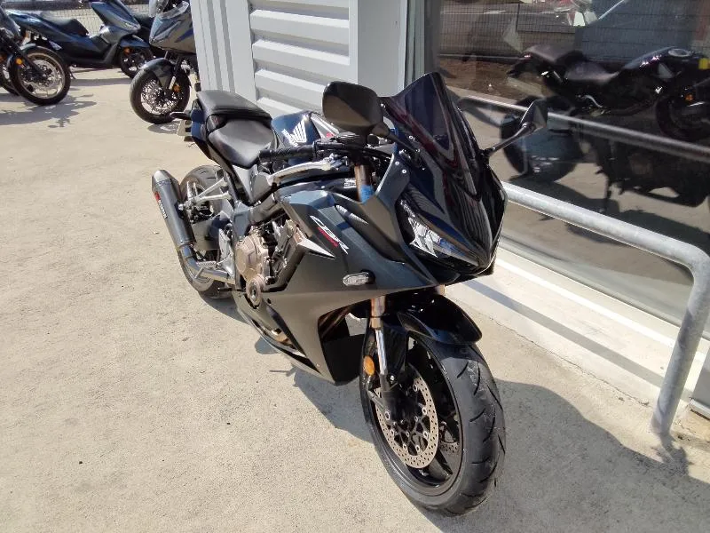CBR 650  R