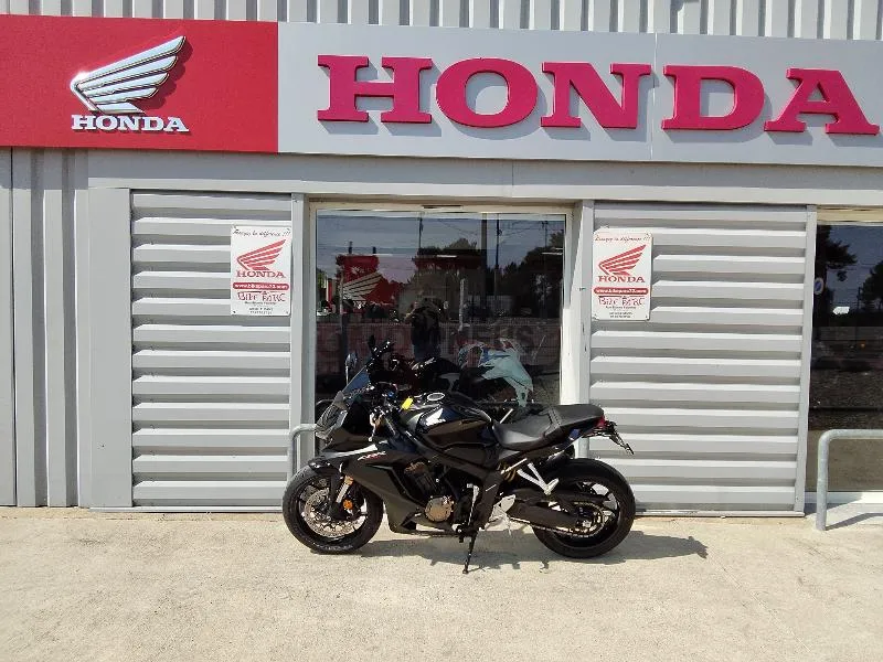 CBR 650  R