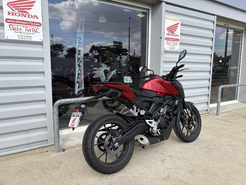 CB 125  R