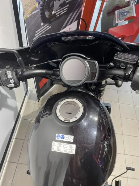CMX1100 Rebel