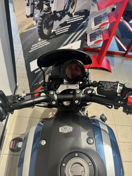 XSR  900