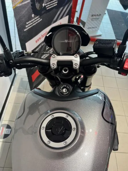 TRIDENT 660