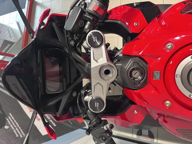 CBR 650  R