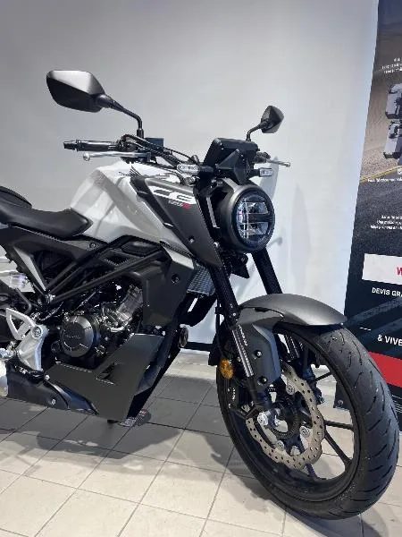 CB 125  R