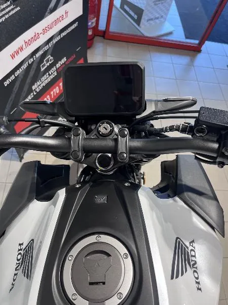 CB 125  R