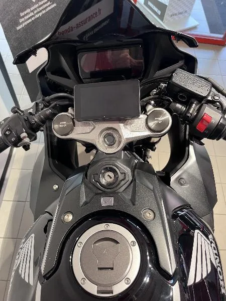 CBR 650  R