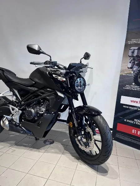 CB 125  R