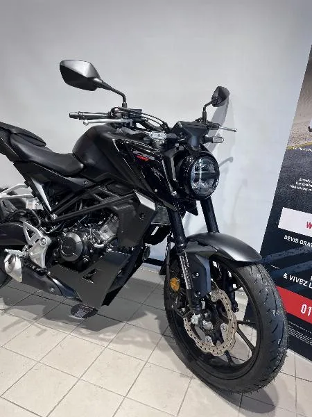 CB 125  R