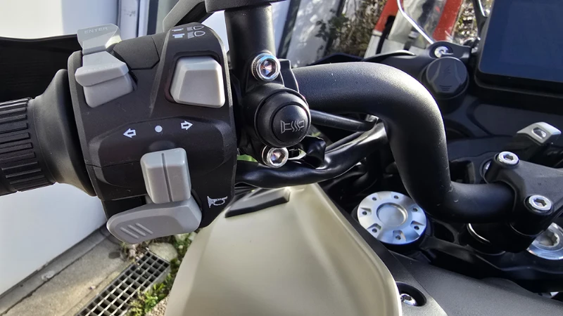 TRK  702  X