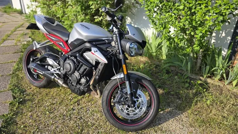 STREET TRIPLE 765 R 2017