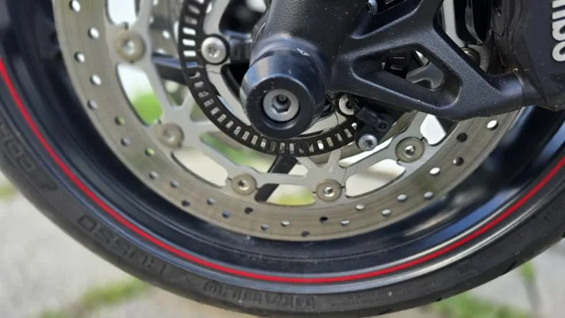 STREET TRIPLE 765 R
