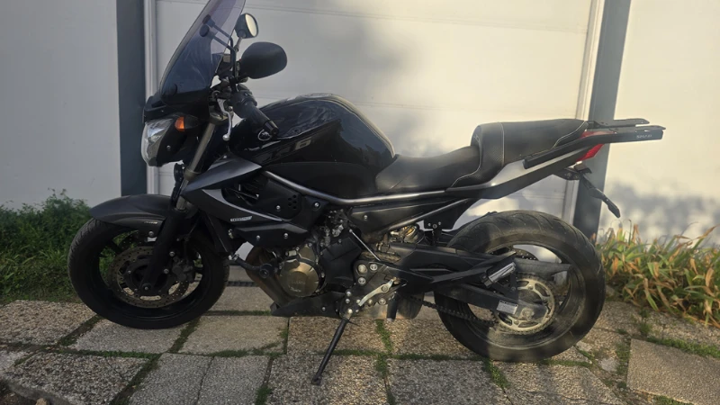 XJ6N