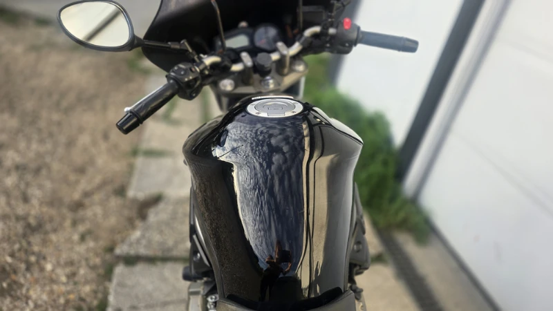 XJ6N