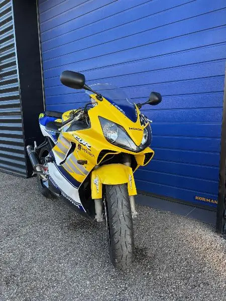 CBR 600 R