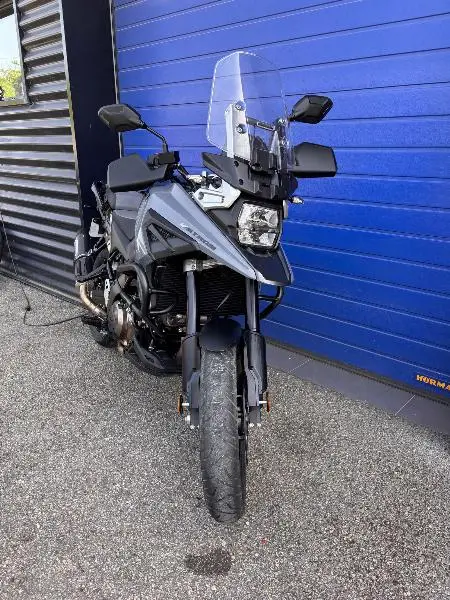 DL VSTROM 1050