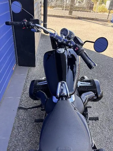 R18