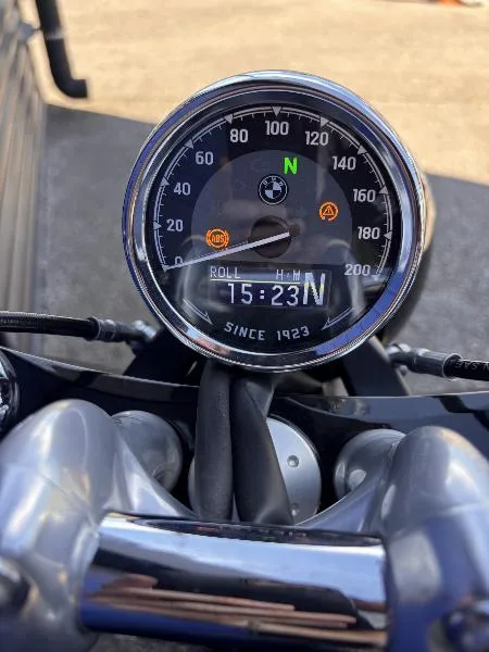 R18