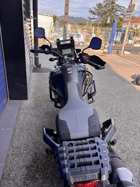 DL VSTROM 1050