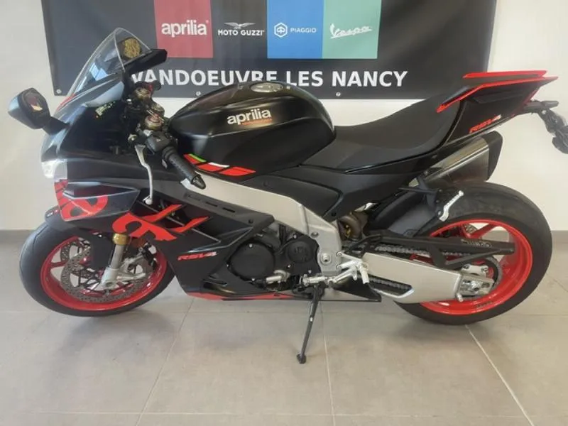 RSV4 1100 RR