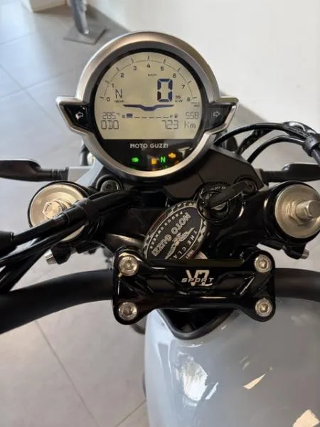 V7 SPORT 850